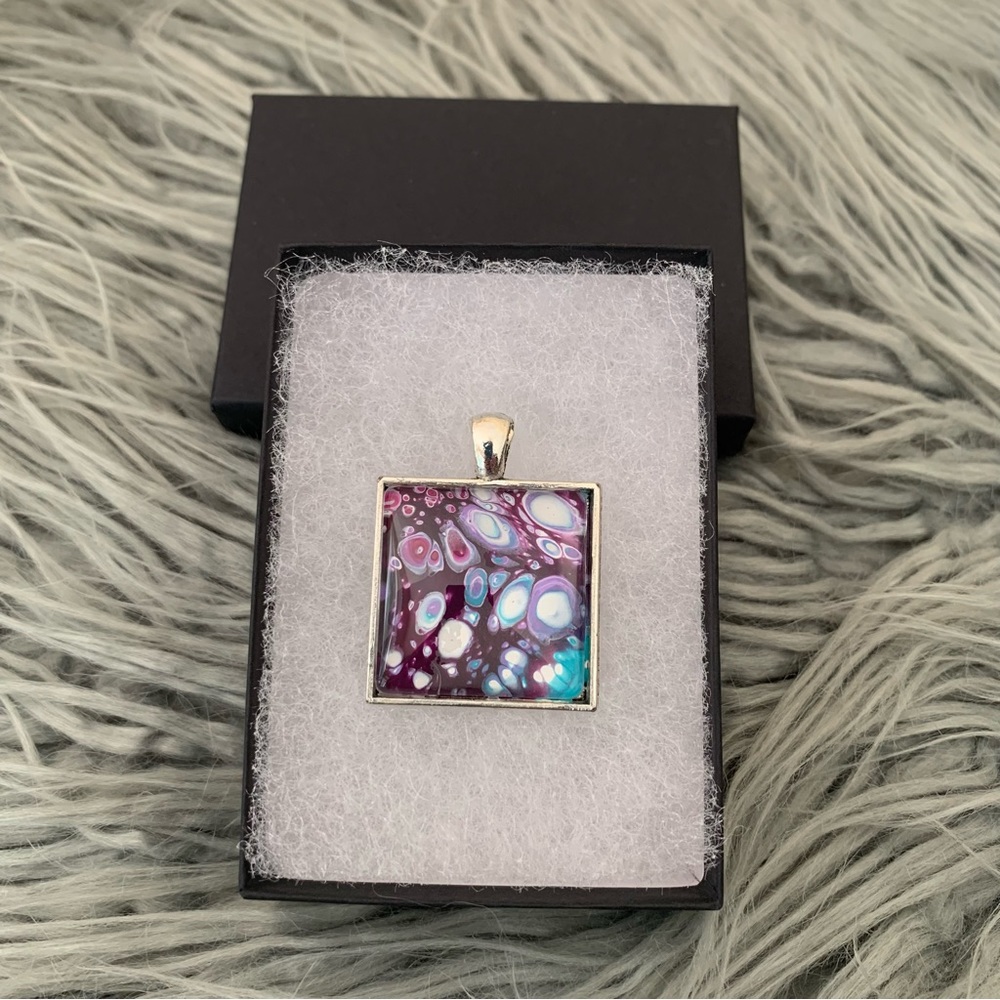 Handmade Fluid Art Necklace-Almajara